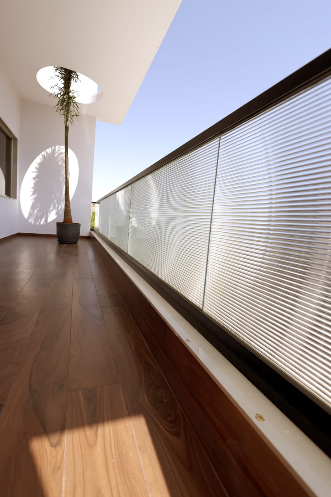 Where to Get Balcony Aluminium Profile Fluted Glass Railing Installation?